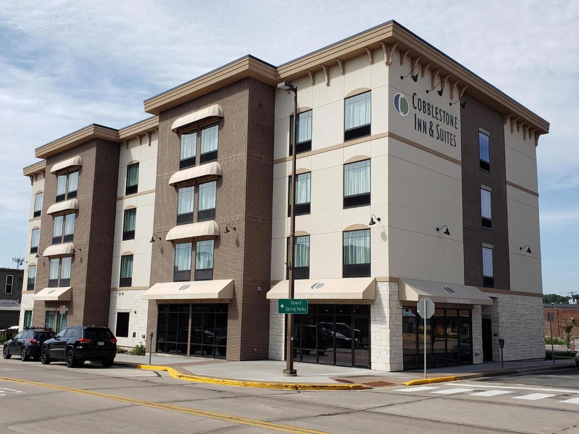 Cobblestone Inn & Suites - Menomonie/UW-Stout — hotel in Menomonie