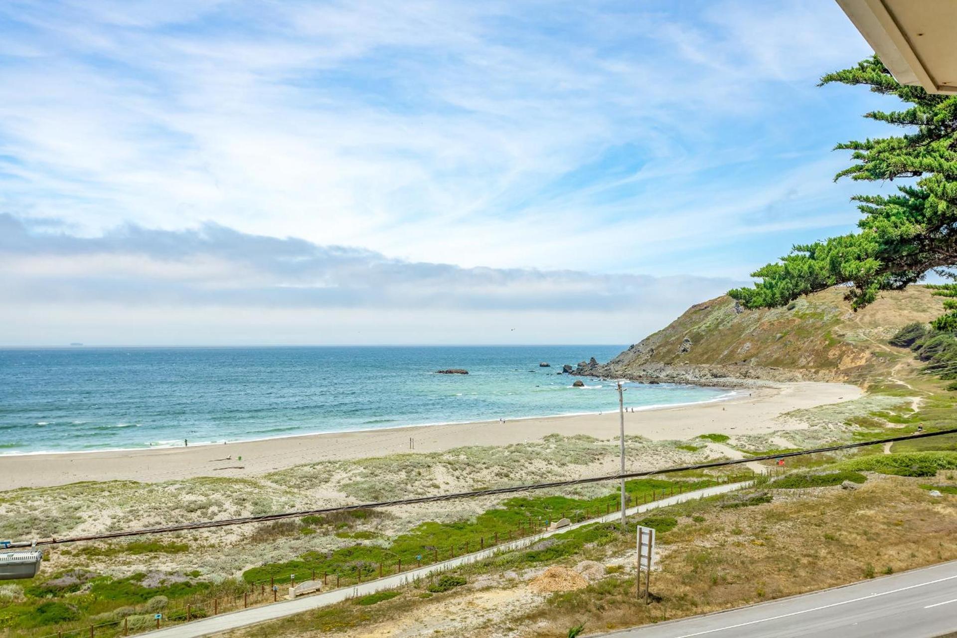 Pacifica Beach Hotel photo 8