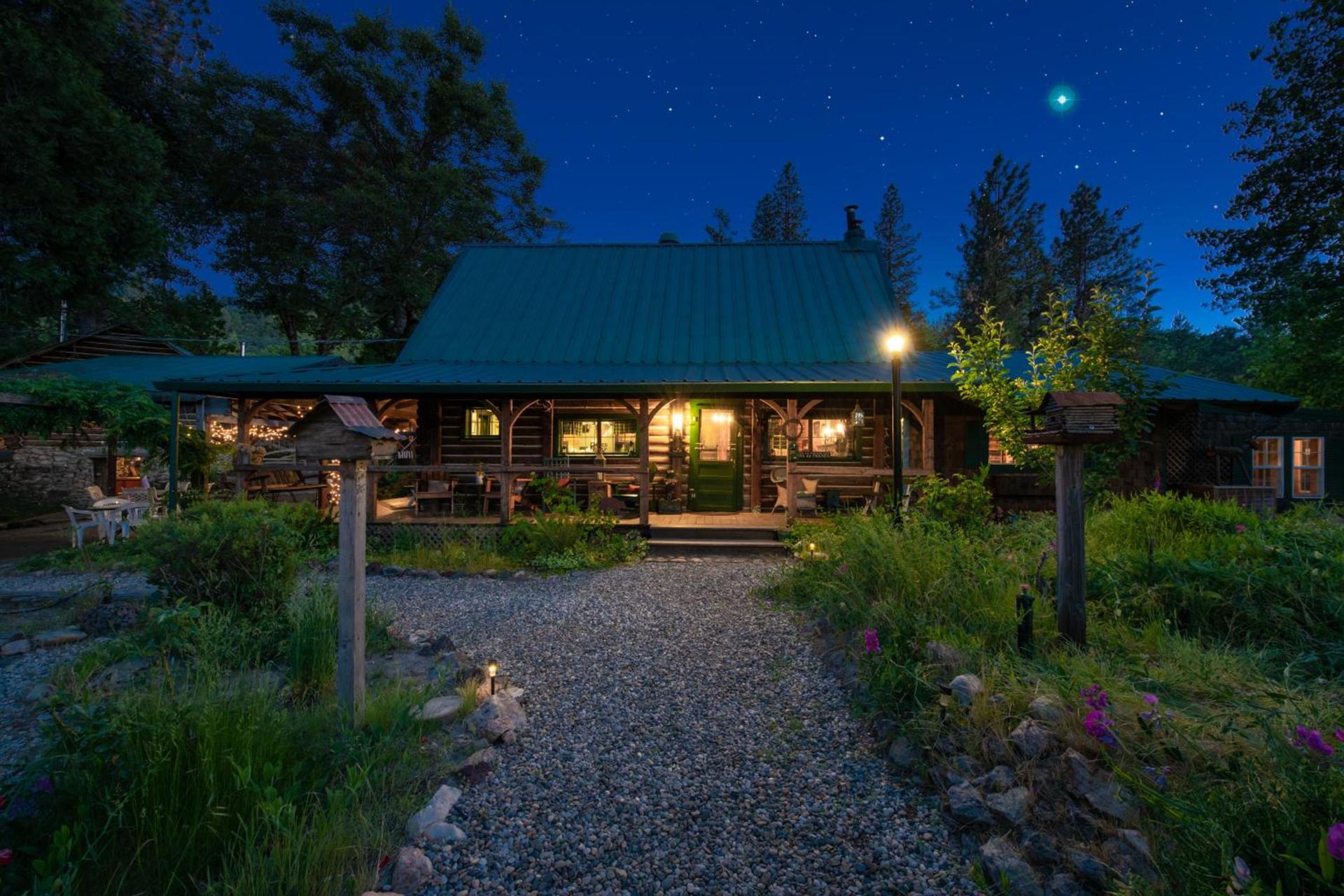 The Davies Family Inn photo 2