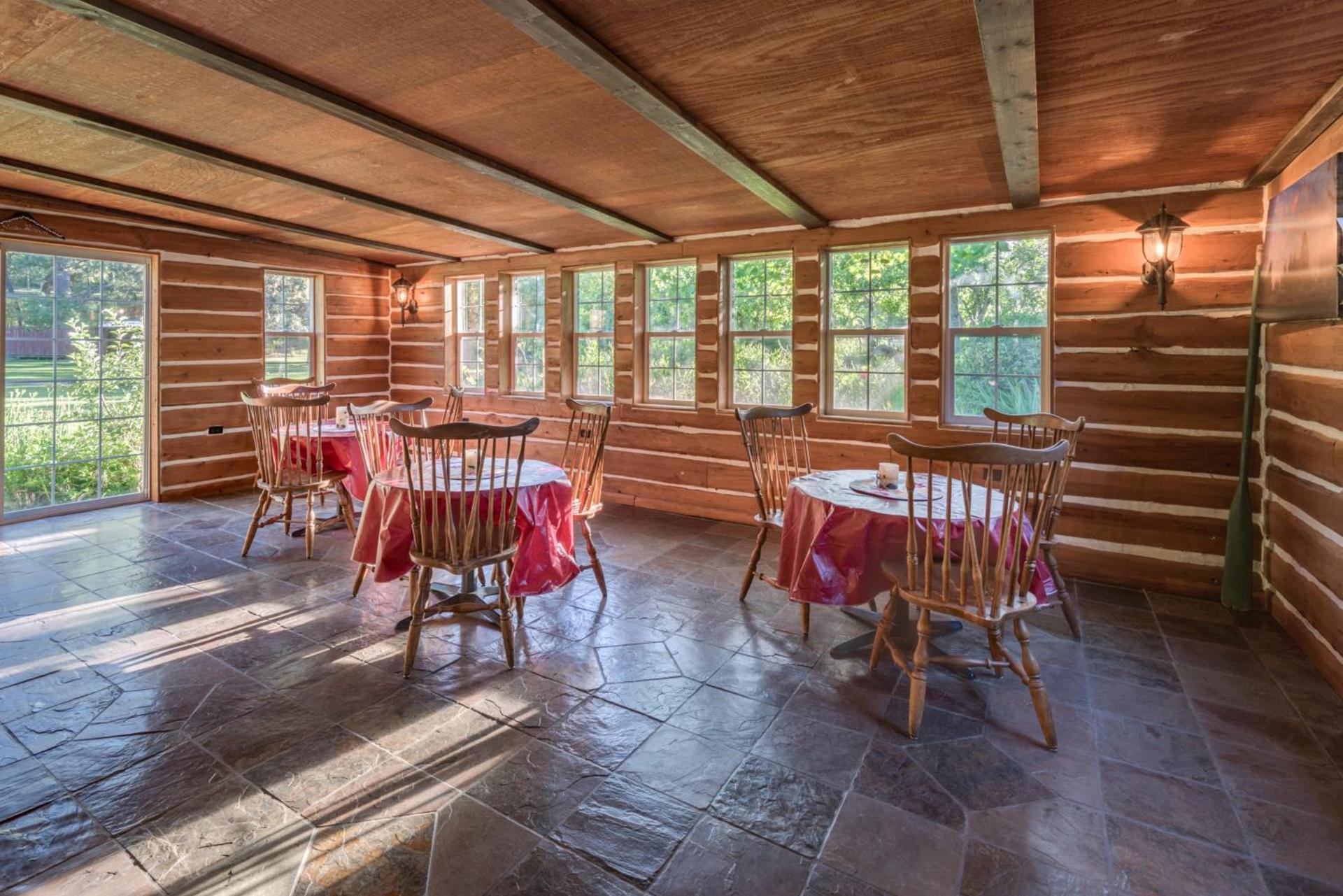 The Davies Family Inn photo 28