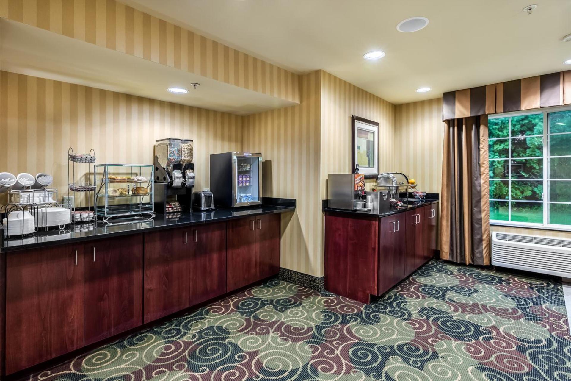 Cobblestone Inn & Suites - Vinton, IA photo 3