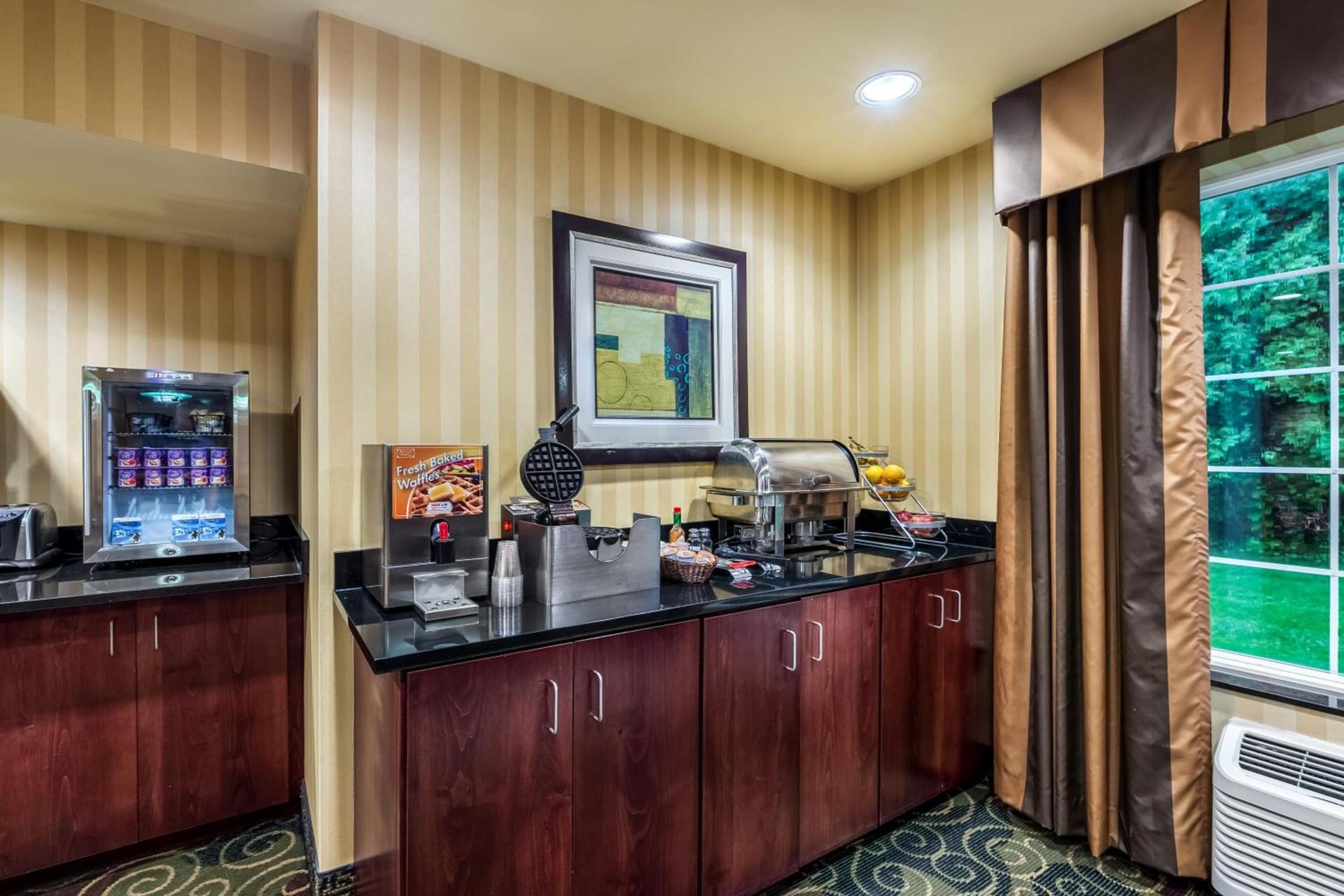Cobblestone Inn & Suites - Vinton, IA photo 5