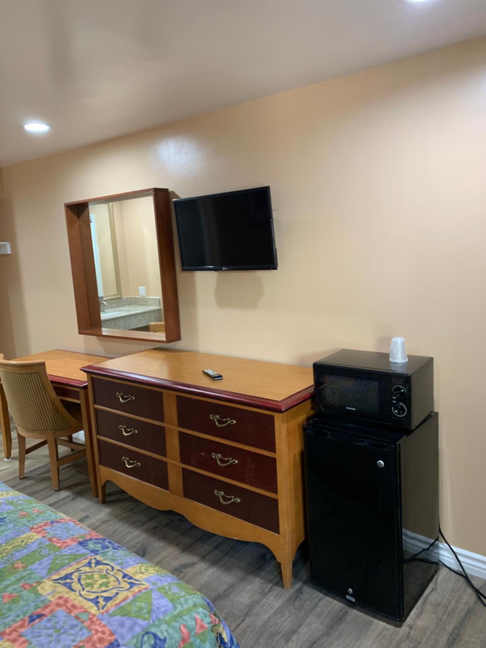 Budget Inn Motel photo 36