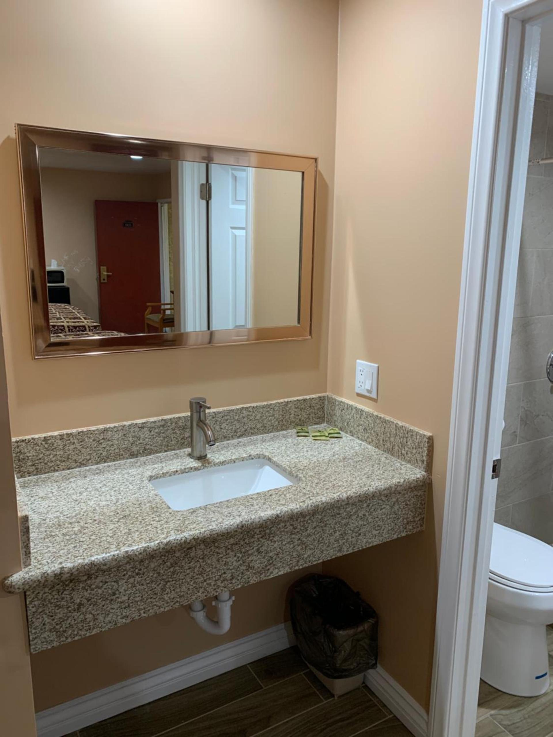 Budget Inn Motel photo 7