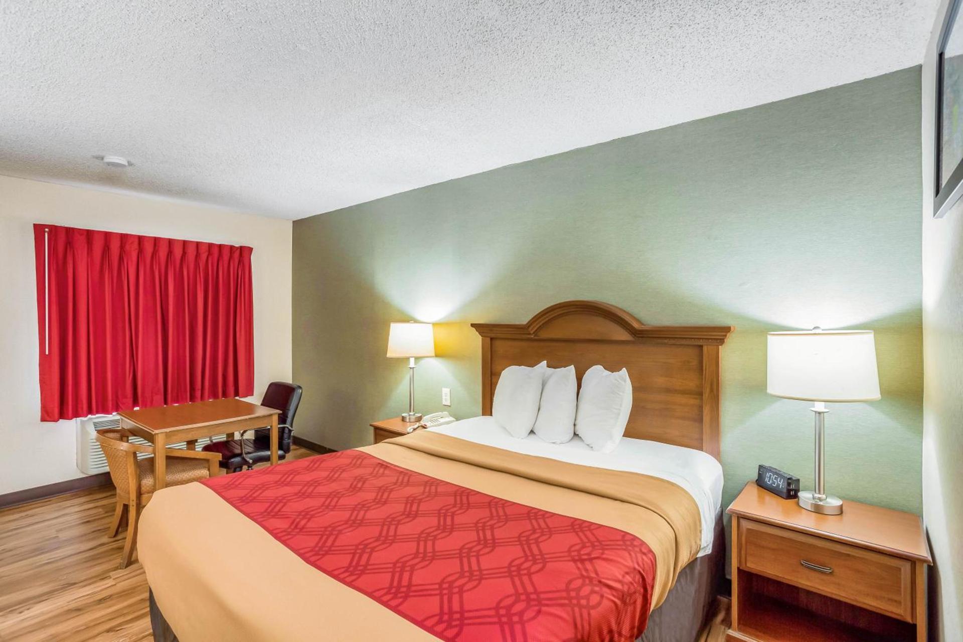 Econo Lodge Huntington - Barboursville University Area photo 28
