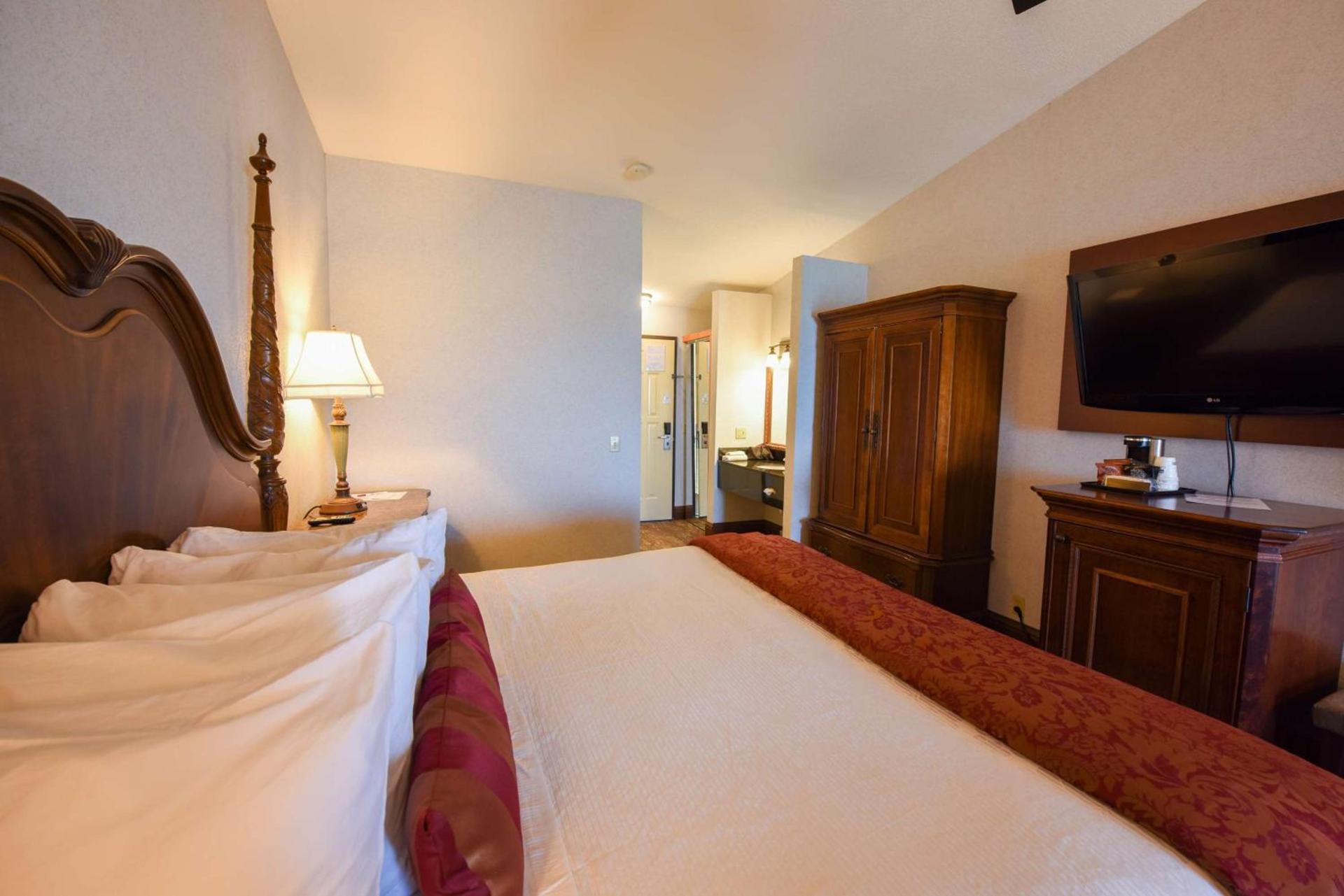 Best Western Plus Dockside Waterfront Inn photo 35