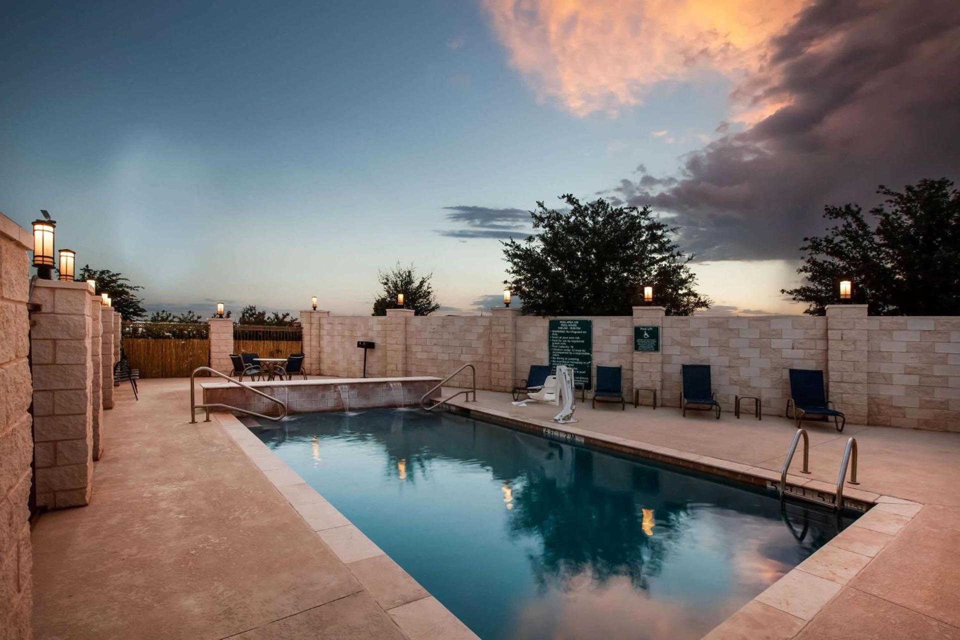 La Quinta by Wyndham Odessa North photo 6