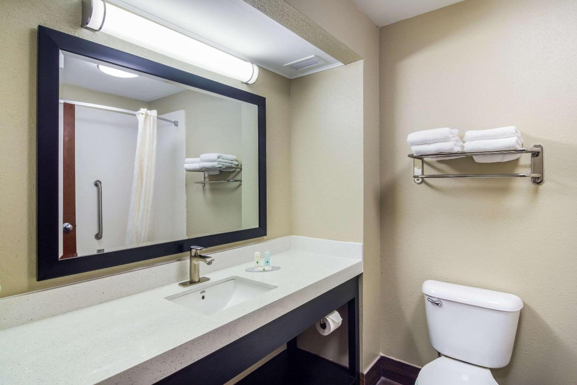Quality Inn & Suites Canton, GA photo 22