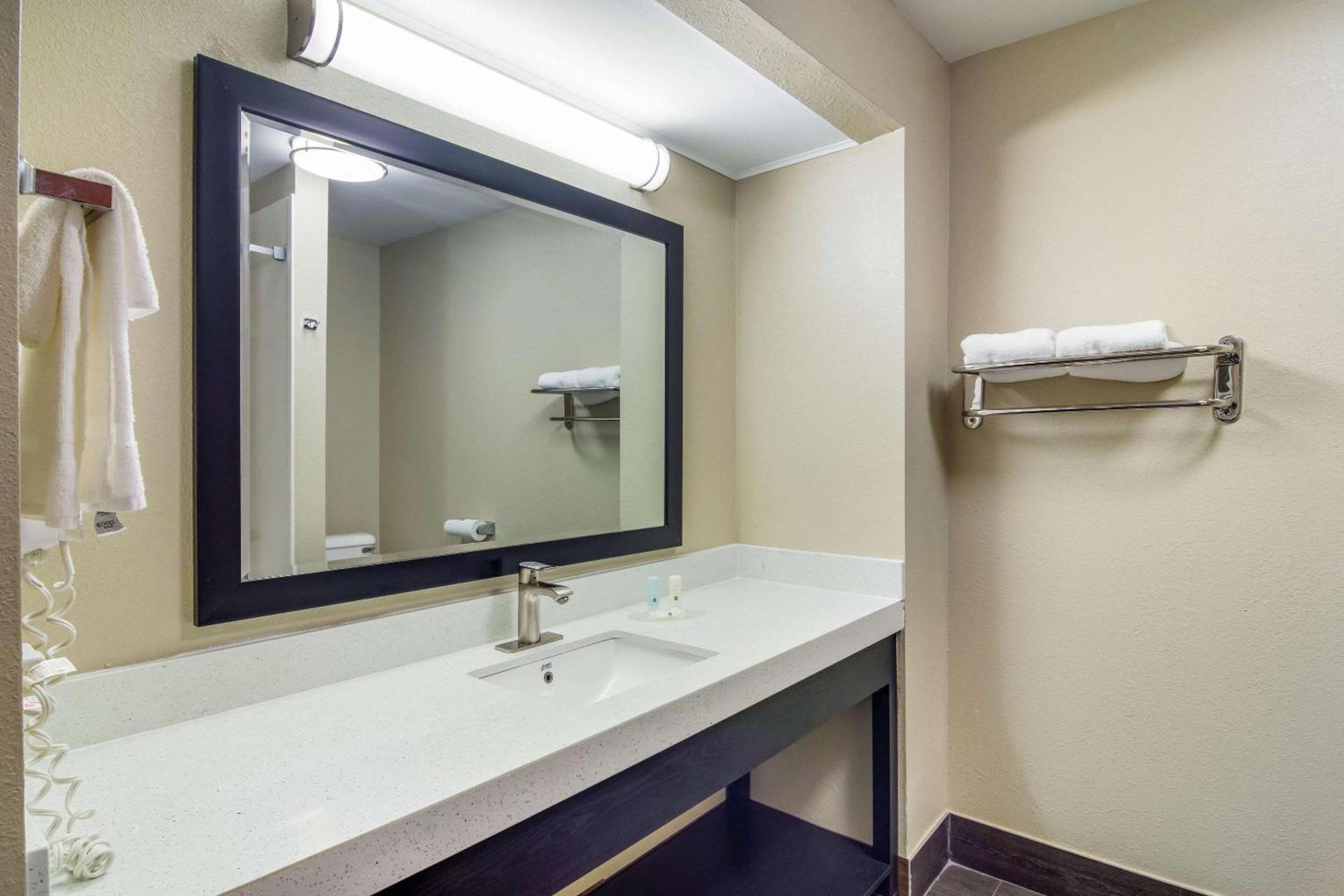 Quality Inn & Suites Canton, GA photo 18
