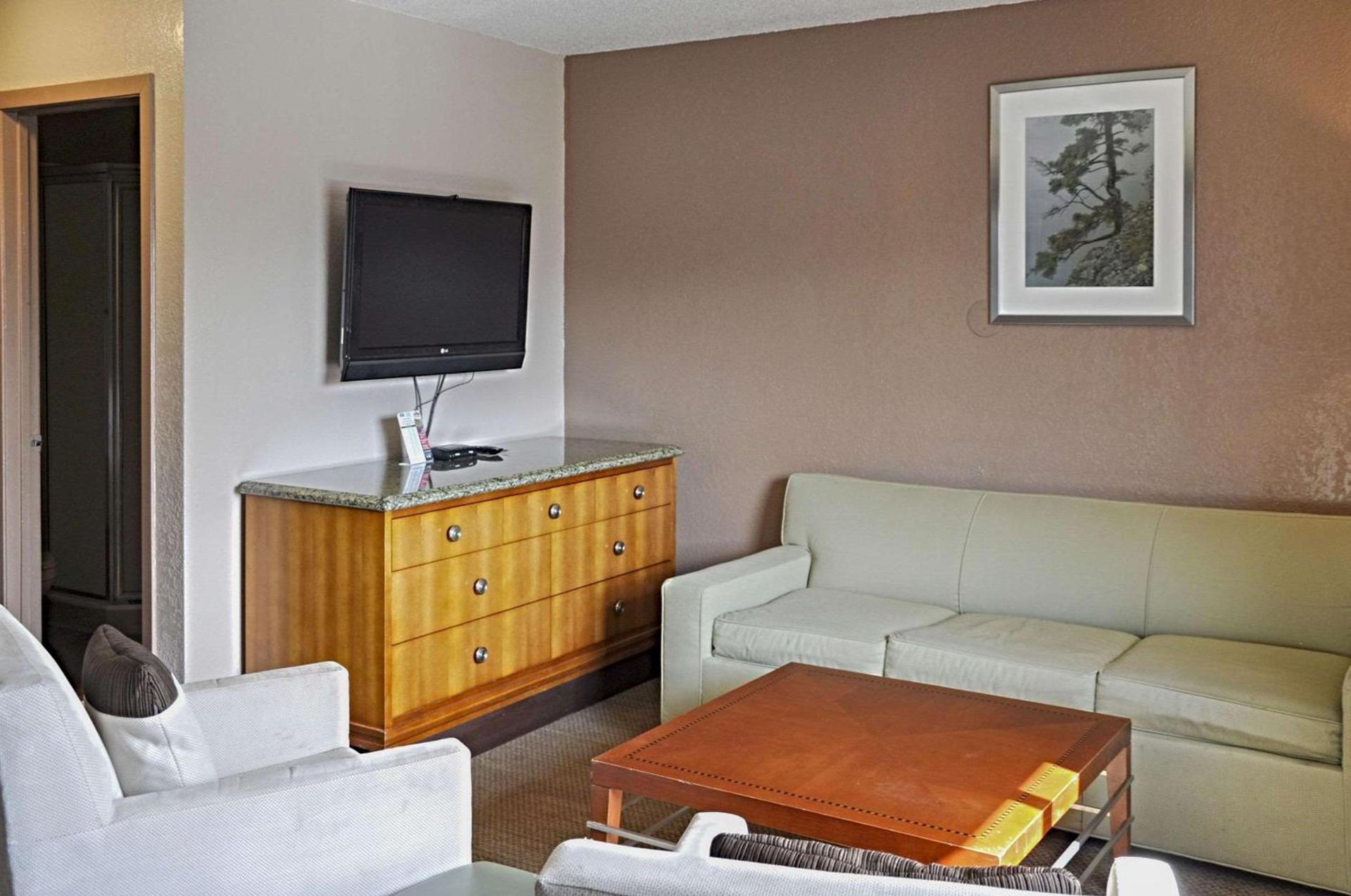 Rodeway Inn photo 31