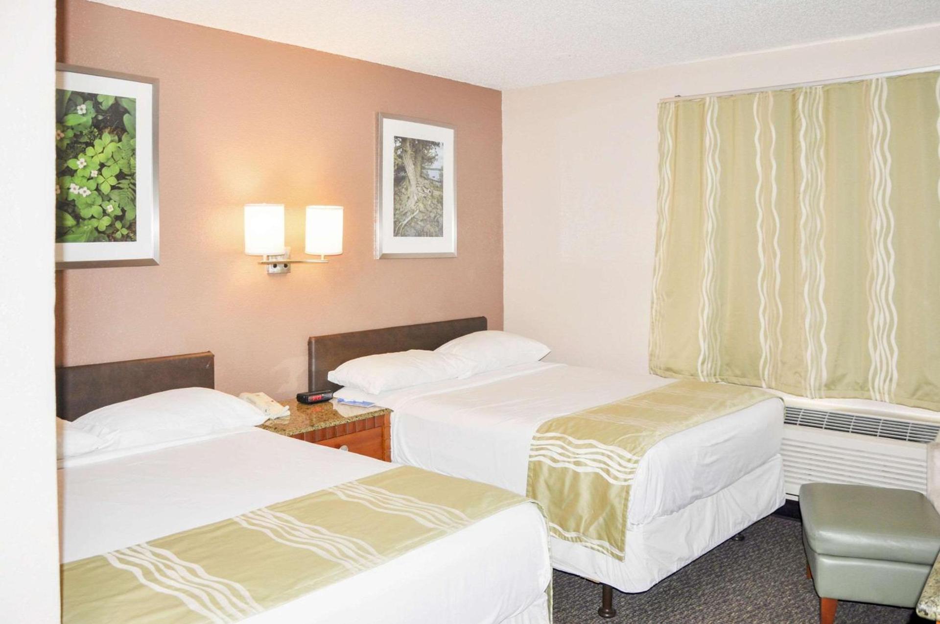 Rodeway Inn photo 30