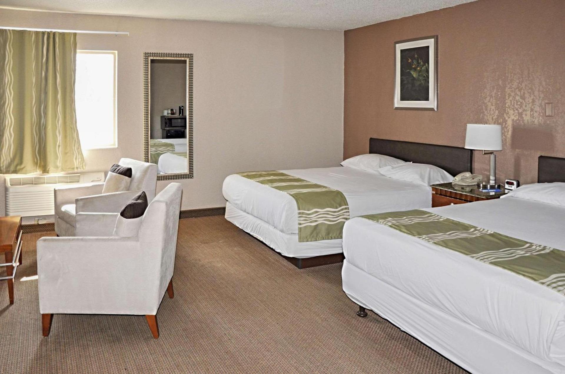 Rodeway Inn photo 24