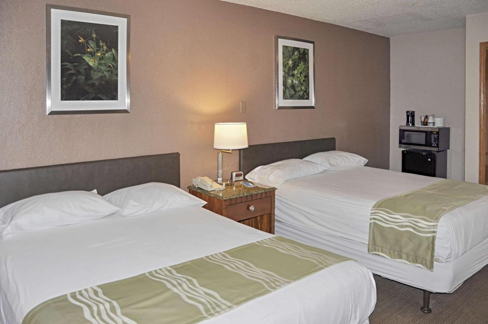 Rodeway Inn photo 20