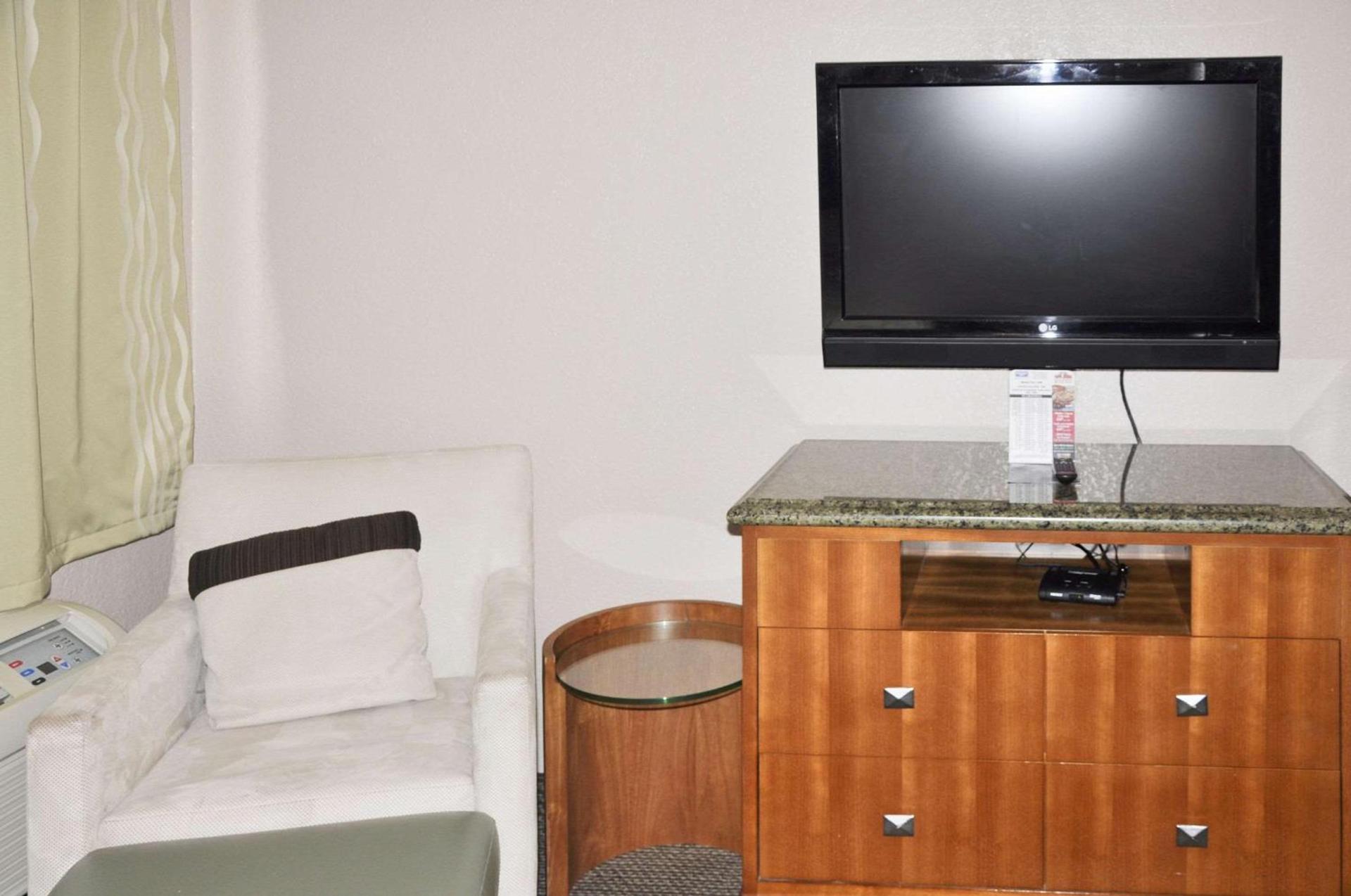 Rodeway Inn photo 15