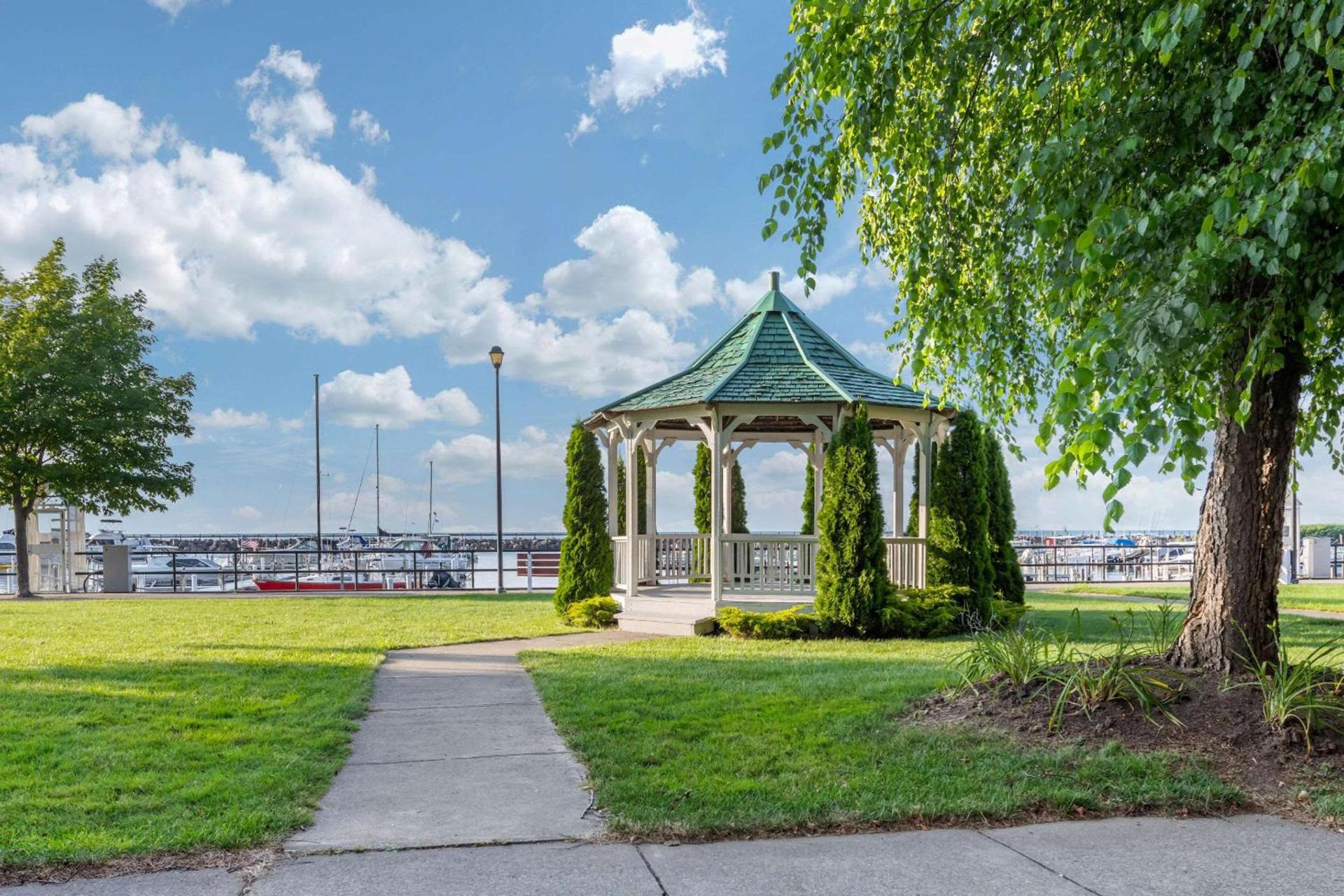 Clarion Hotel Conference Center on Lake Erie photo 11