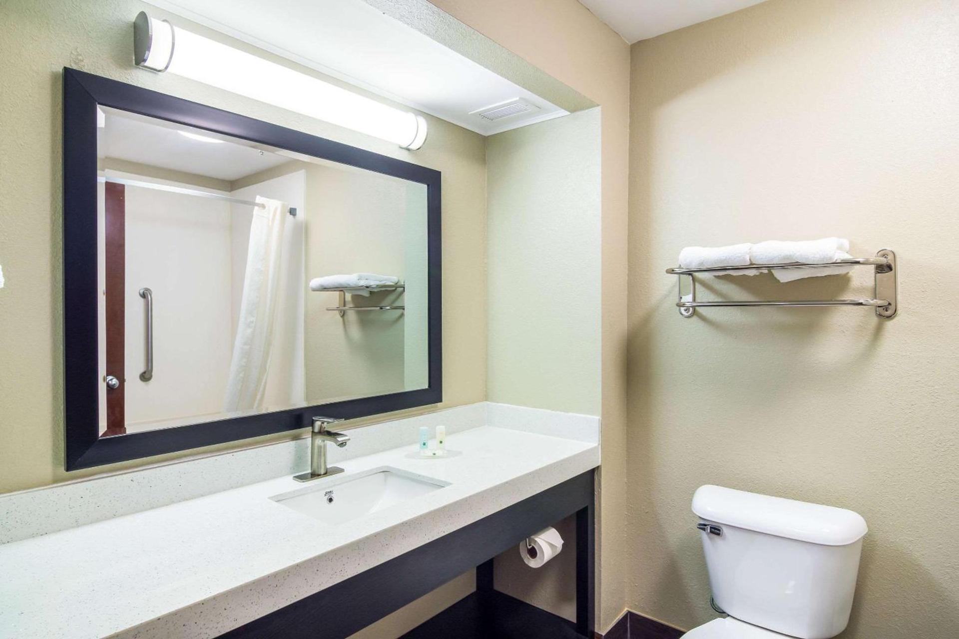 Quality Inn & Suites Canton, GA photo 8