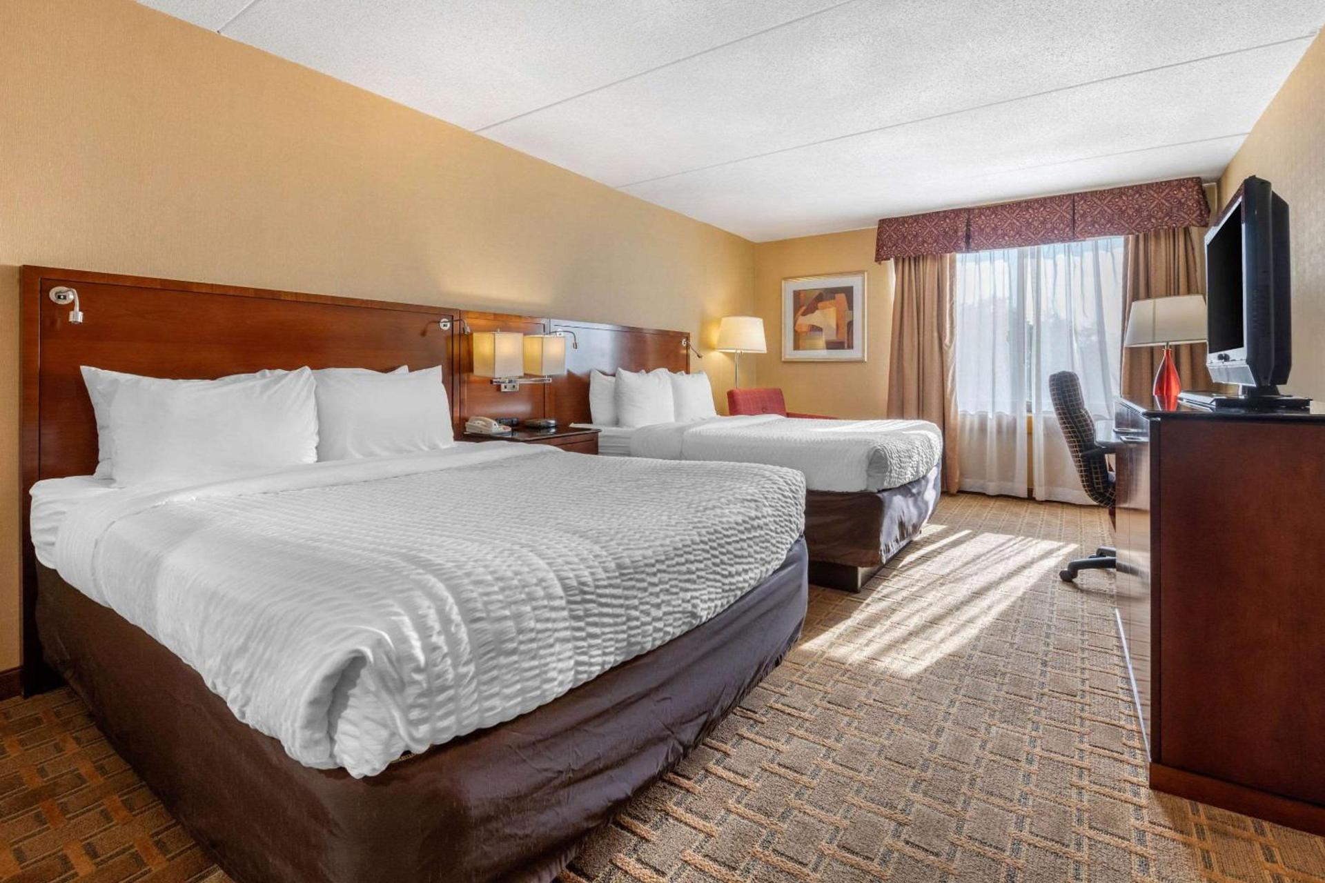Clarion Hotel Conference Center on Lake Erie photo 33