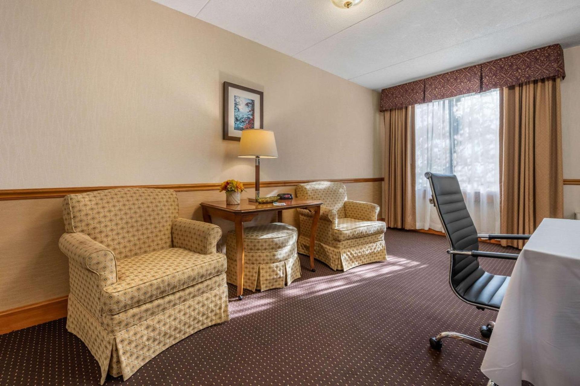 Clarion Hotel Conference Center on Lake Erie photo 27