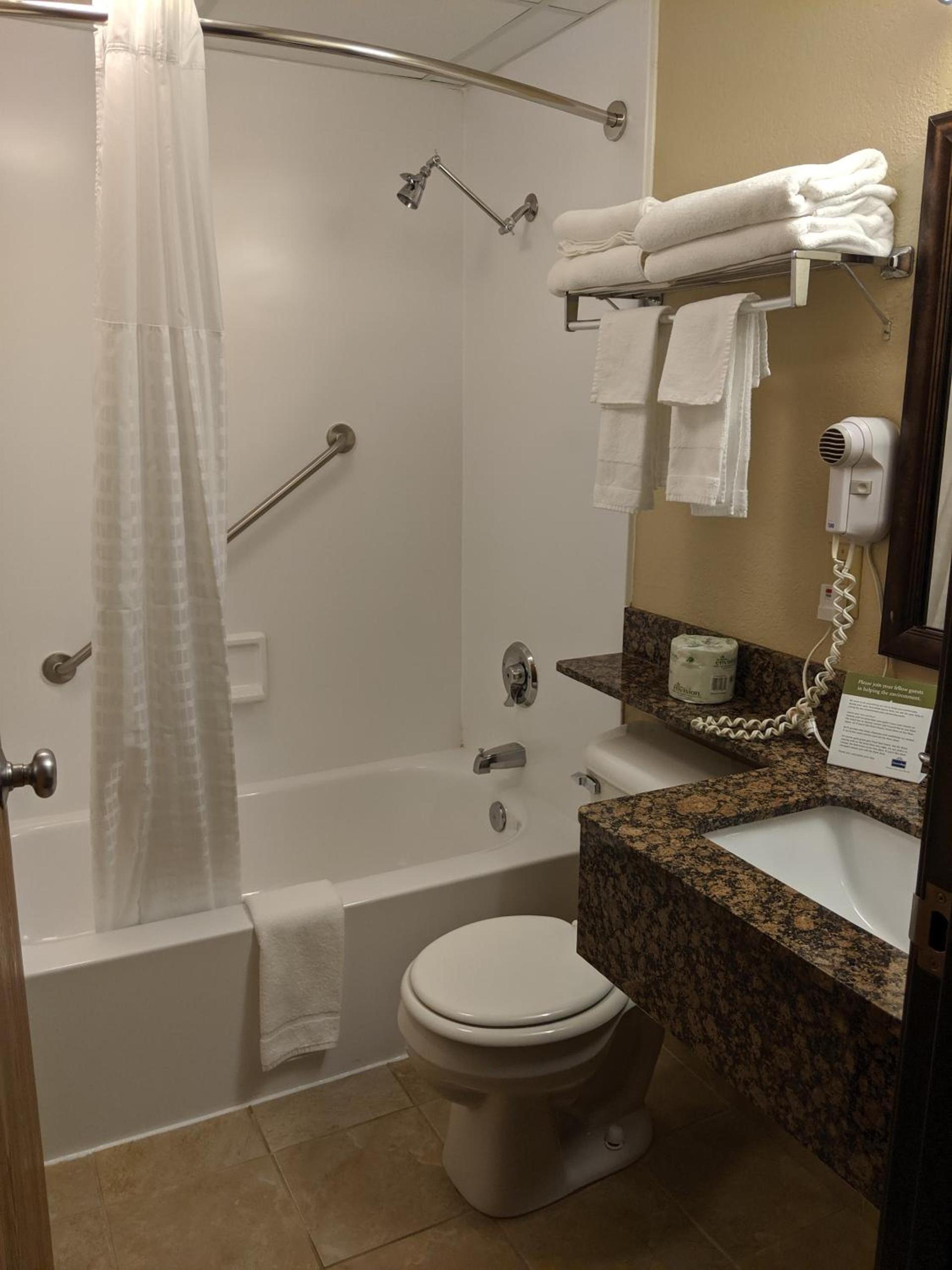 AmericInn by Wyndham St. Peter photo 2