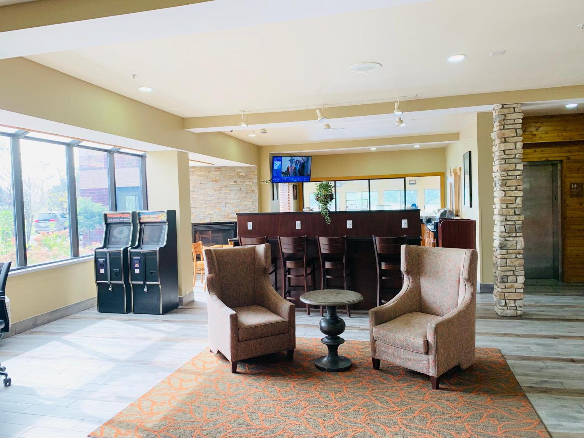Comfort Inn & Suites New Lisbon photo 44
