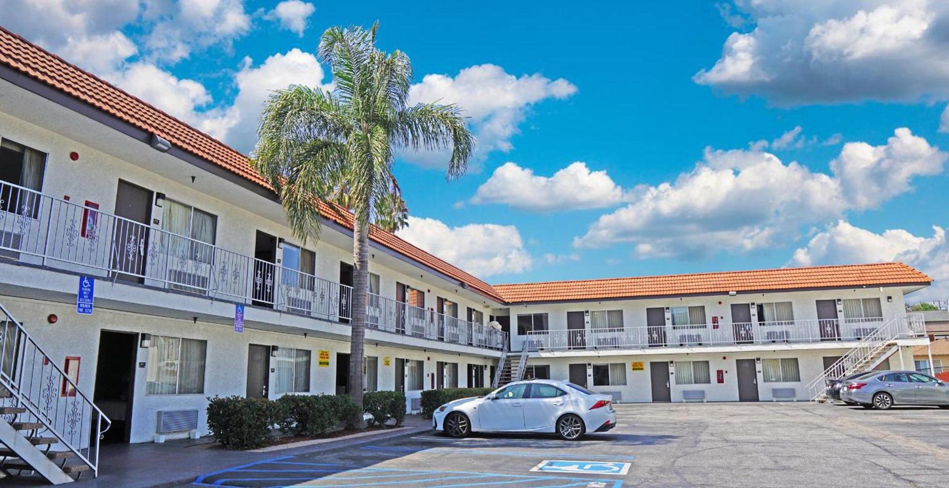 Hawthorne Plaza Inn Near LAX photo 2