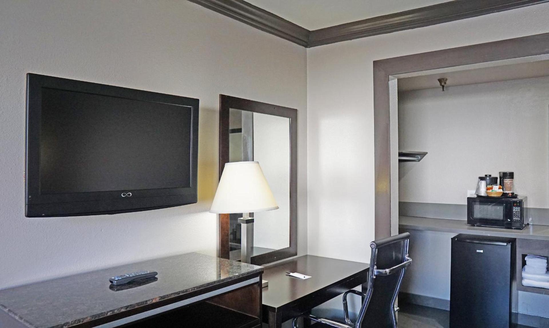 Hawthorne Plaza Inn Near LAX photo 14