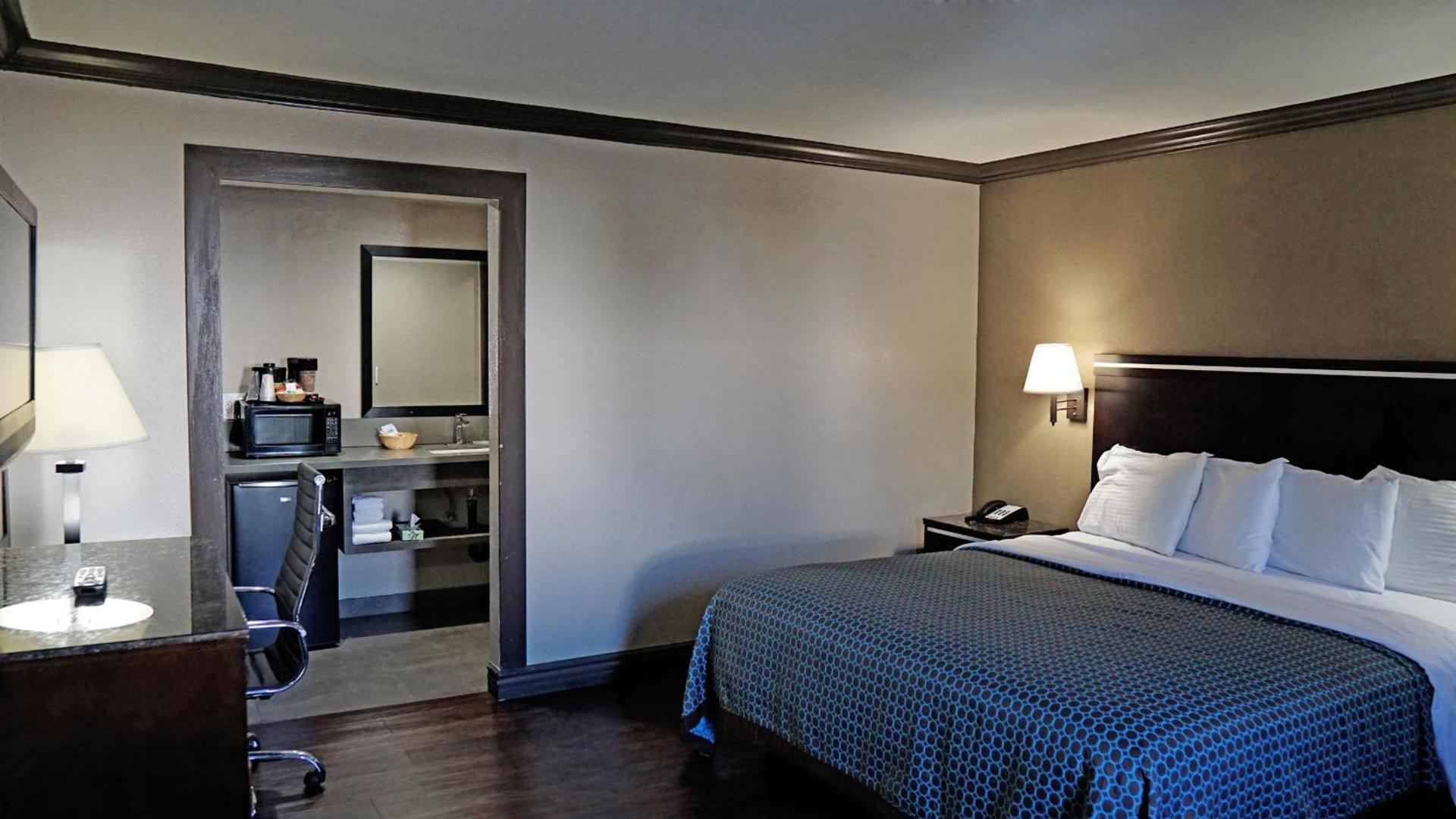 Hawthorne Plaza Inn Near LAX photo 8