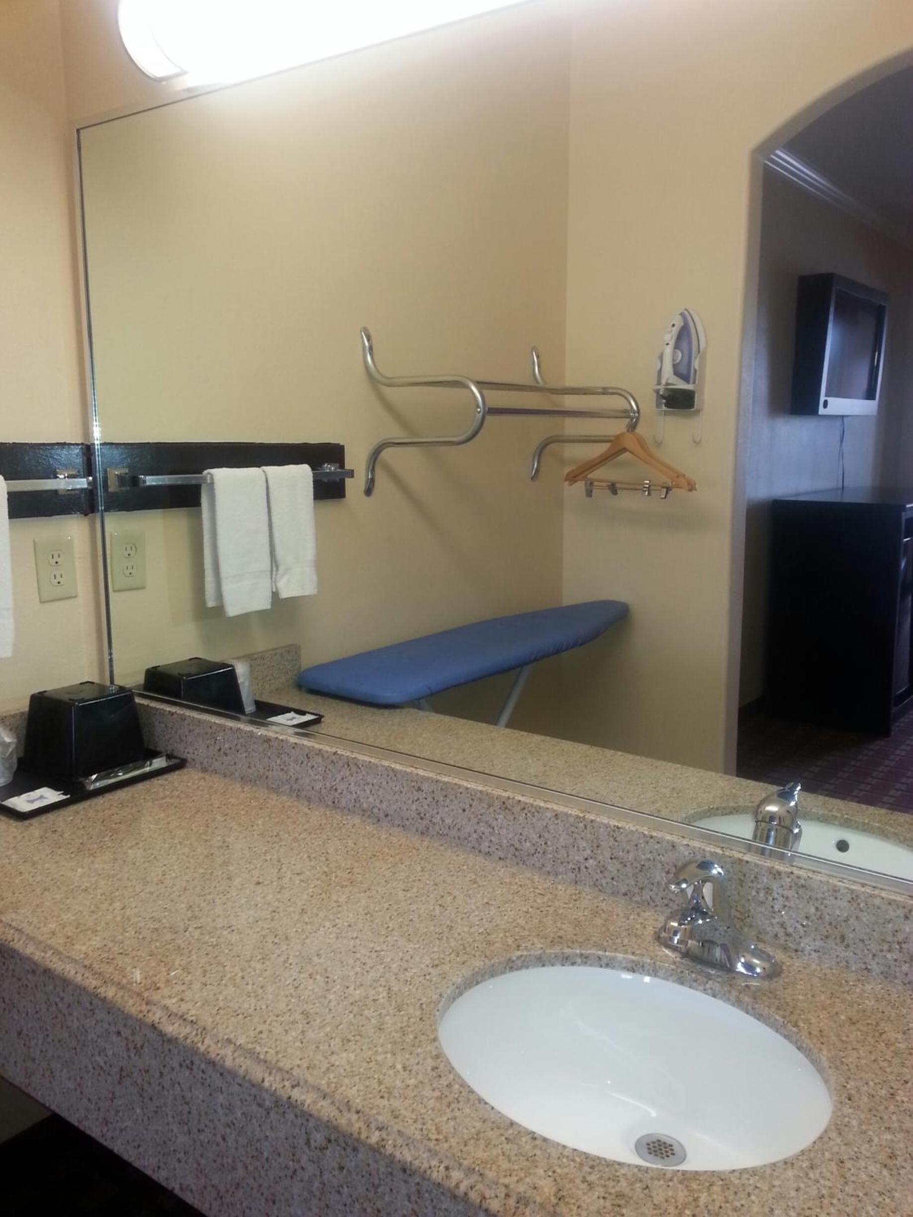 Platinum Inn Katy photo 11