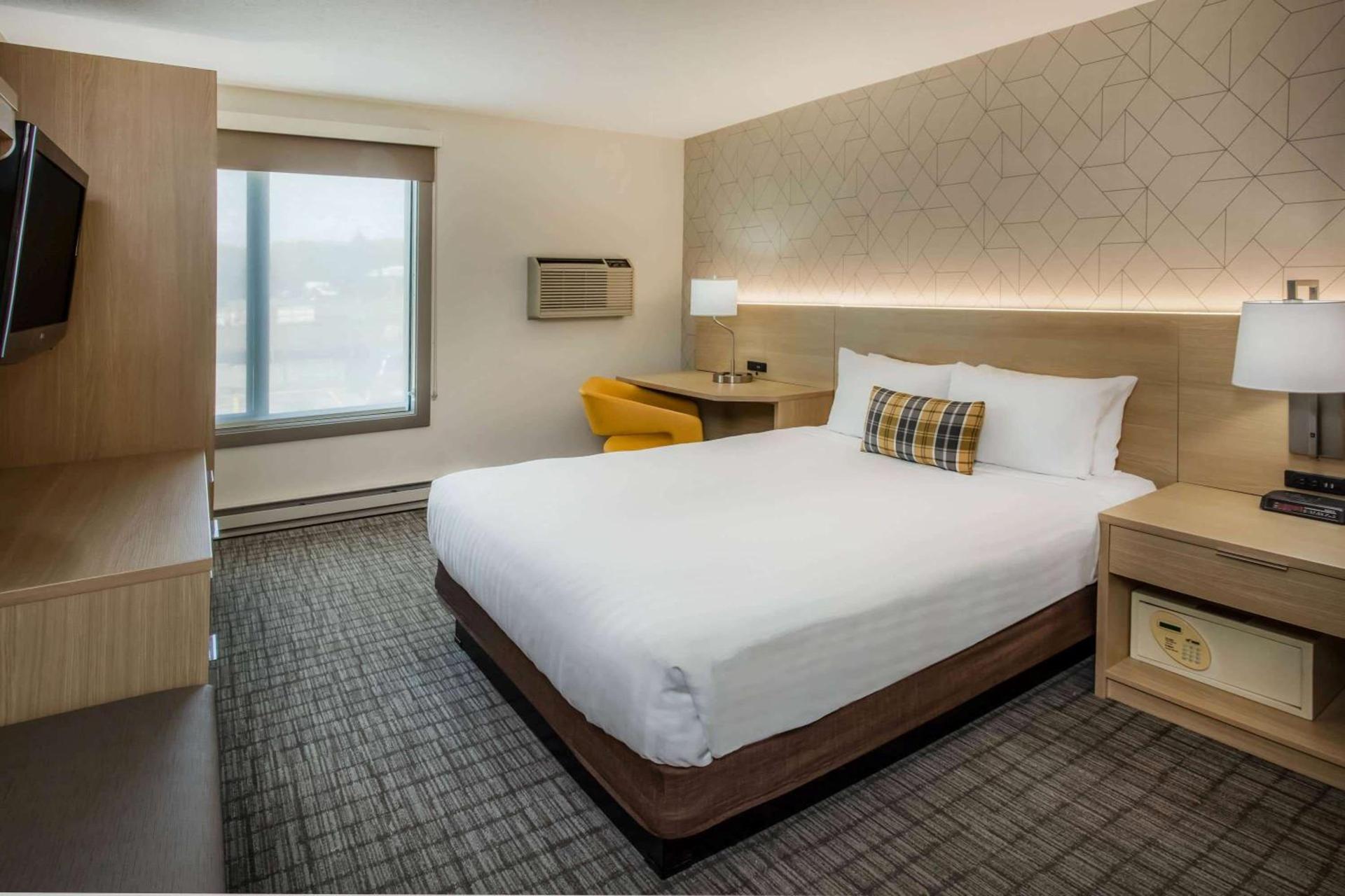 Days Inn & Suites by Wyndham Duluth by the Mall photo 45