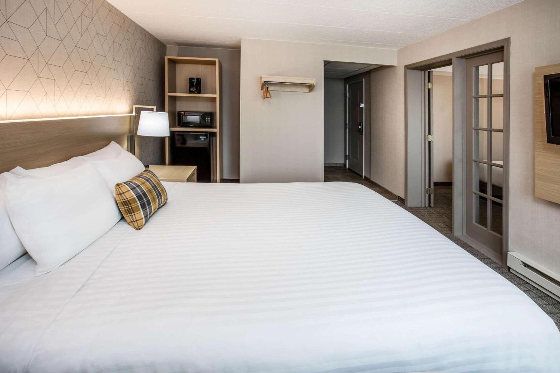 Days Inn & Suites by Wyndham Duluth by the Mall photo 44
