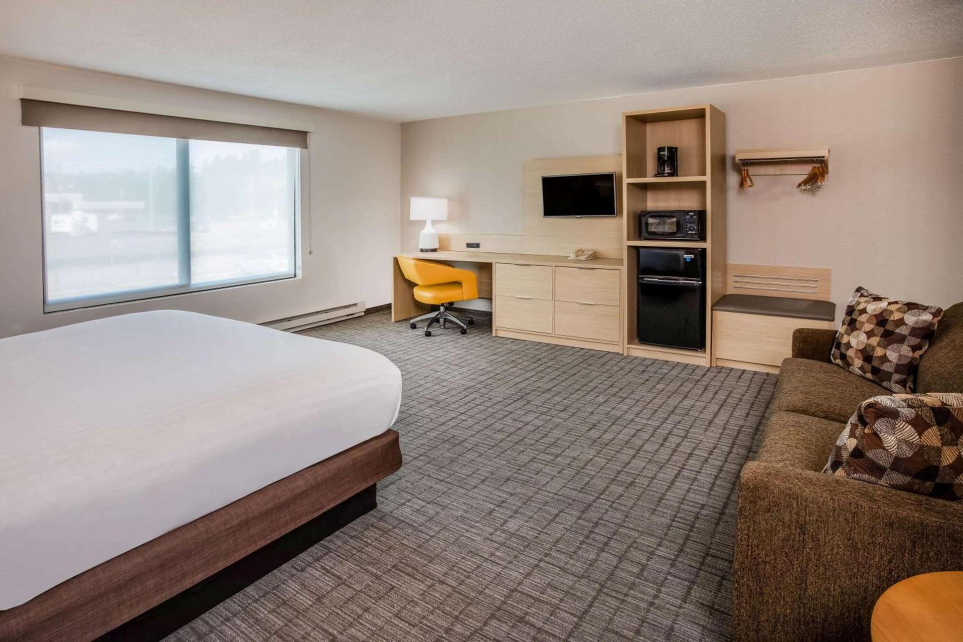 Days Inn & Suites by Wyndham Duluth by the Mall photo 41