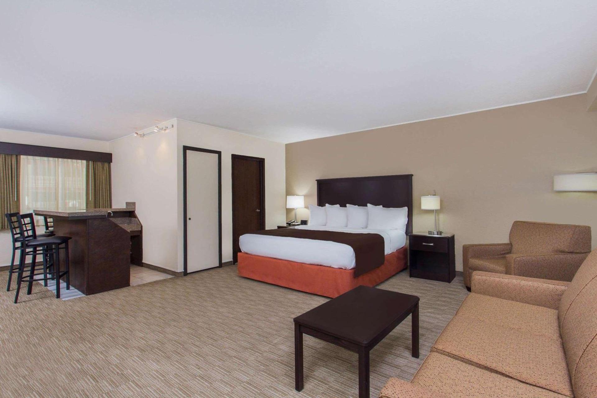 AmericInn by Wyndham Janesville photo 29