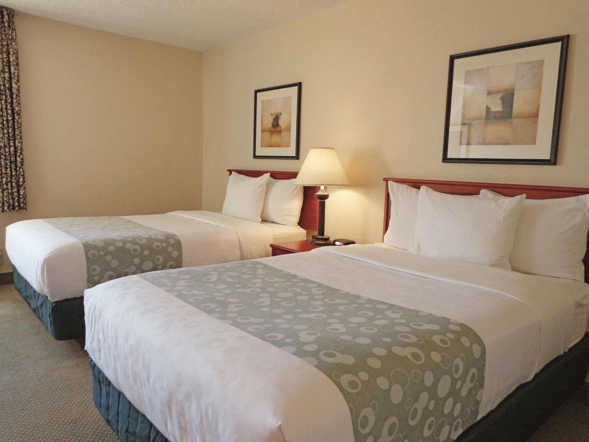 La Quinta by Wyndham Albuquerque Journal Ctr NW photo 2