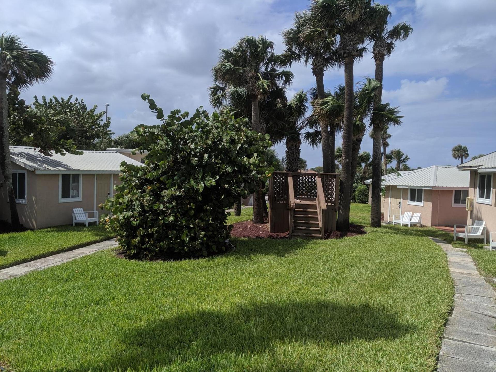 Shoreline Suites & Cabana Cottages – Beachfront photo 7