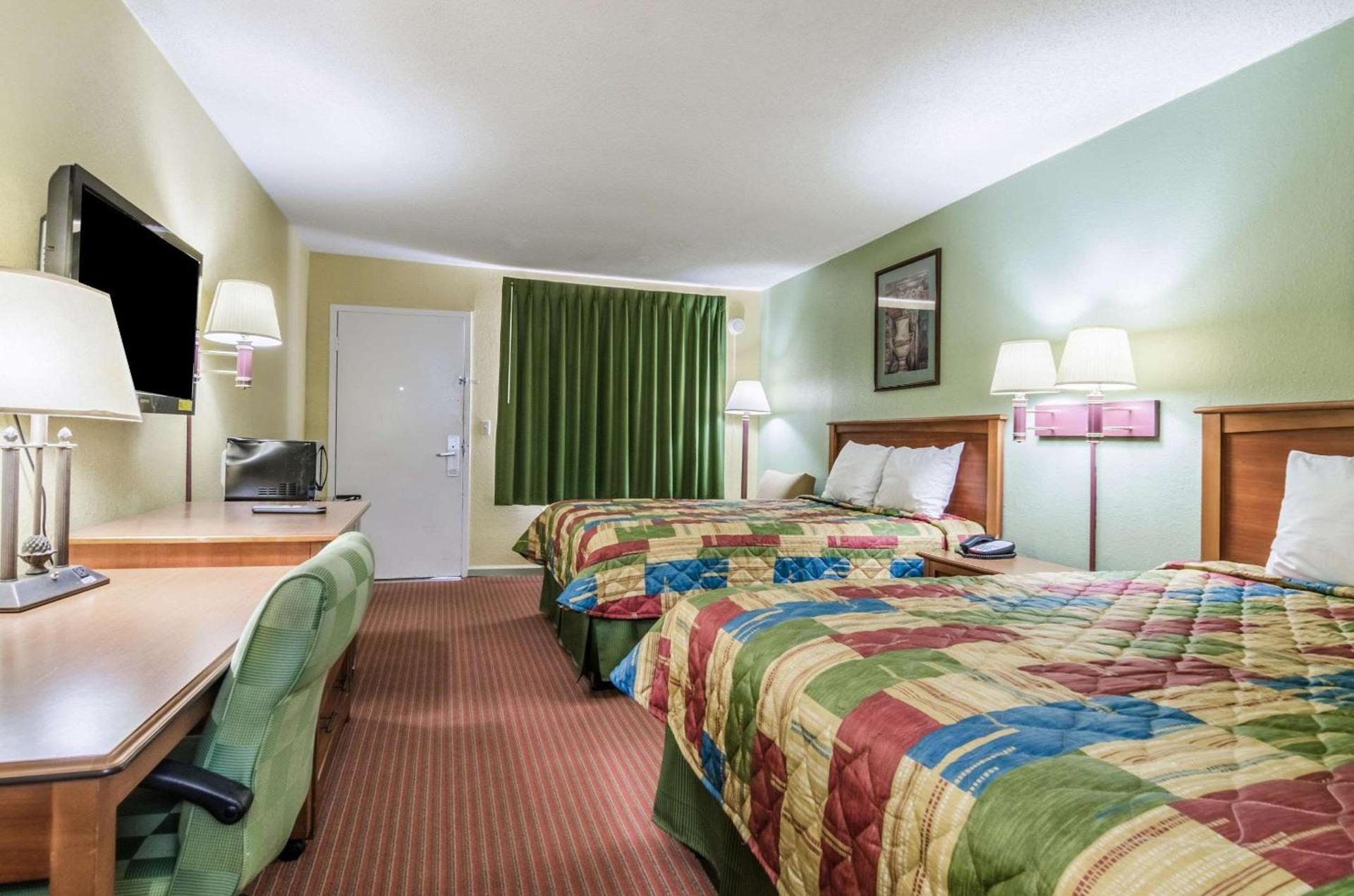 Regency Inn photo 10