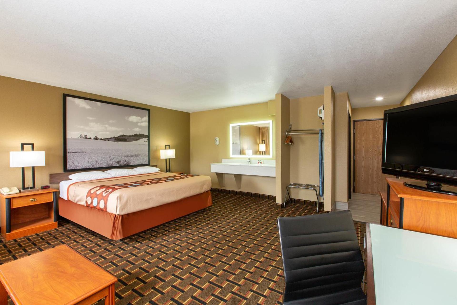 Super 8 by Wyndham Ottawa photo 34