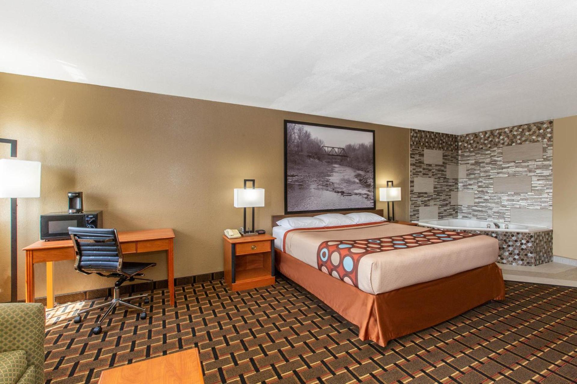 Super 8 by Wyndham Ottawa photo 41