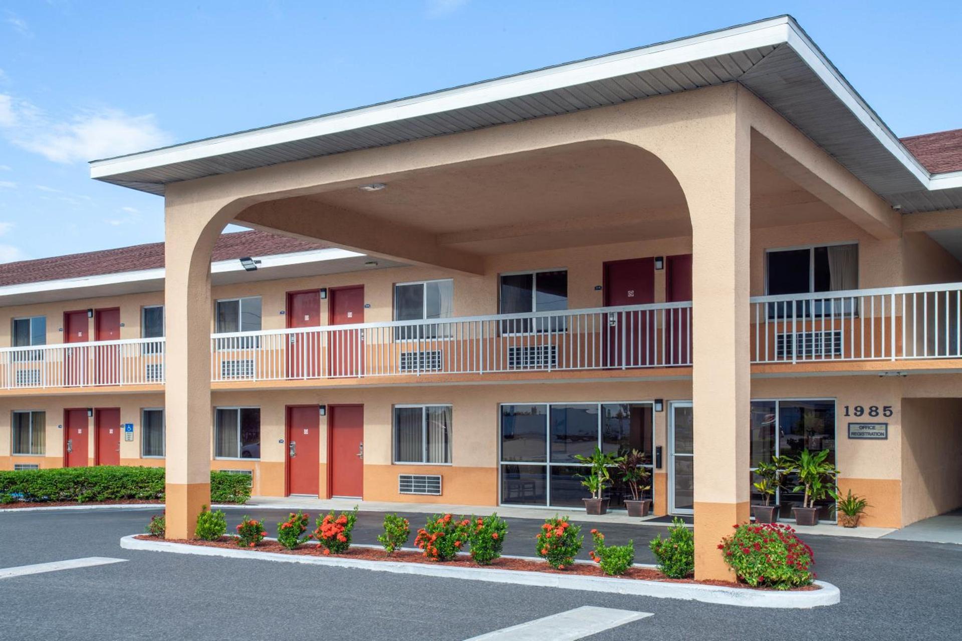 Howard Johnson by Wyndham Vero Beach/I-95 photo 48