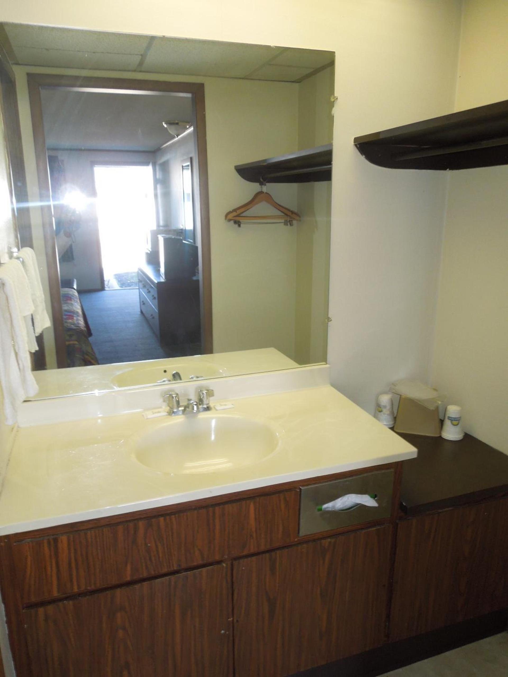 Xenia Country Inn photo 20