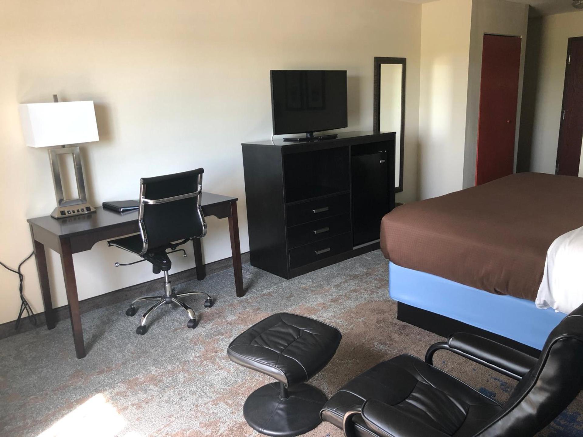 AmericInn by Wyndham Maquoketa photo 17