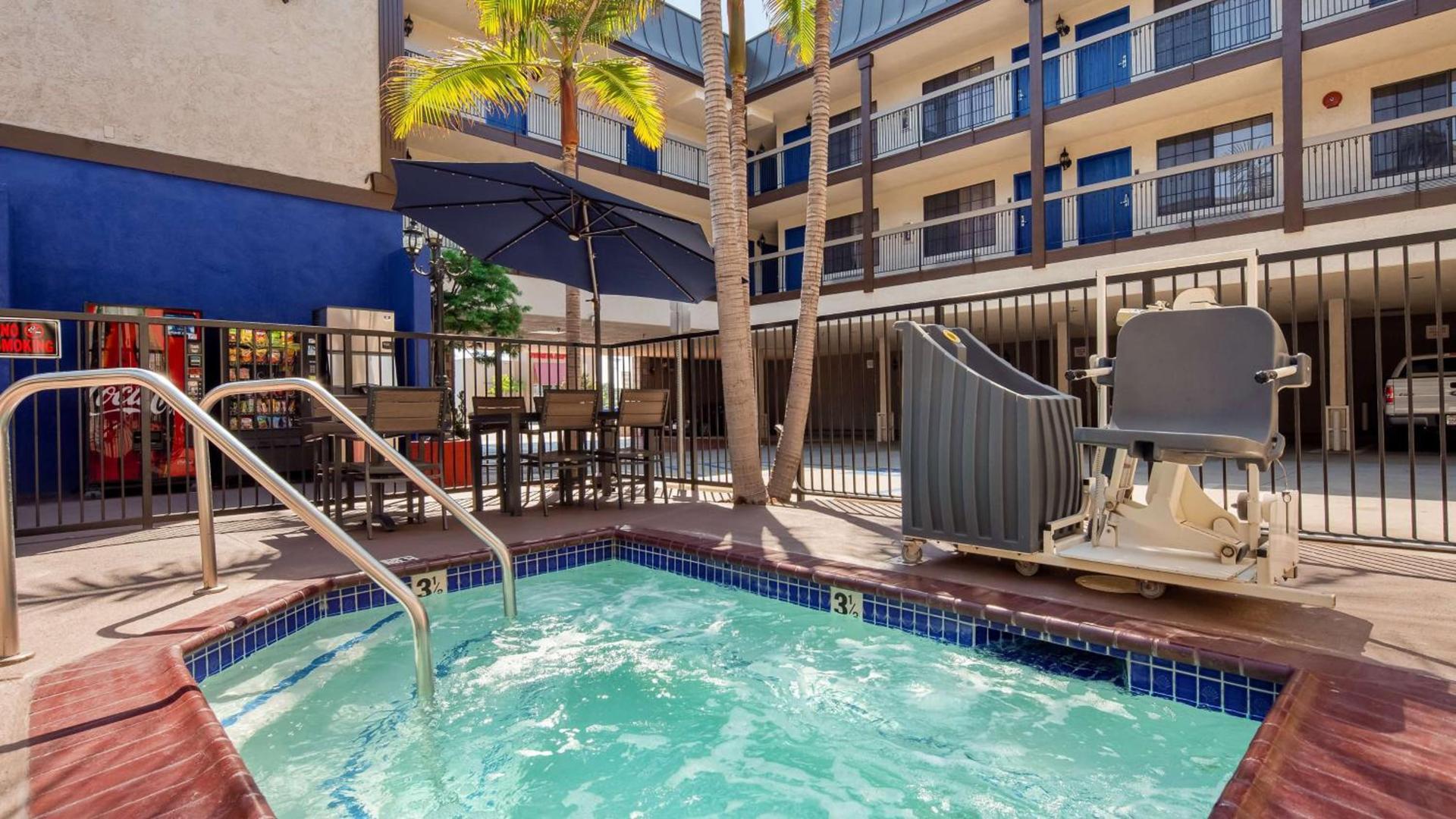 Best Western Airport Plaza Hotel – LAX Airport LA Stadium photo 8