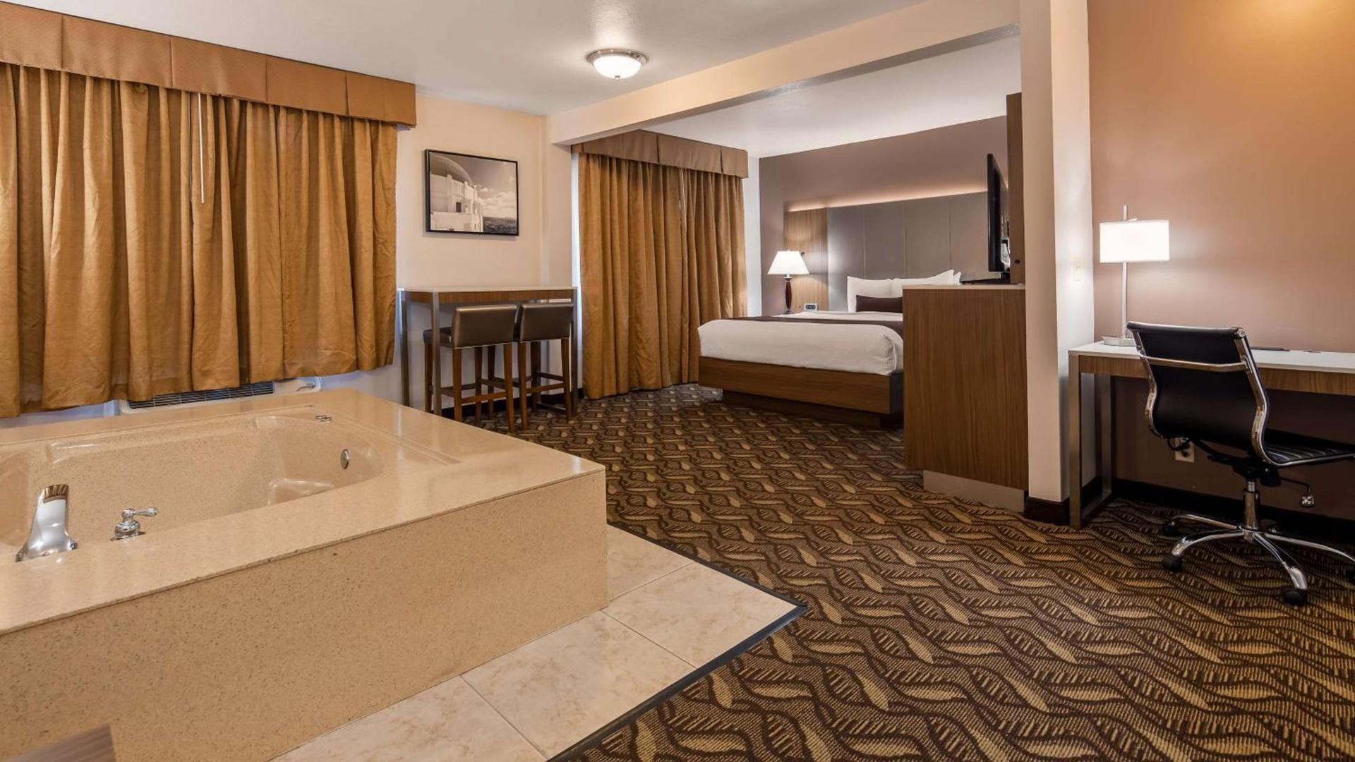 Best Western Airport Plaza Hotel – LAX Airport LA Stadium photo 12
