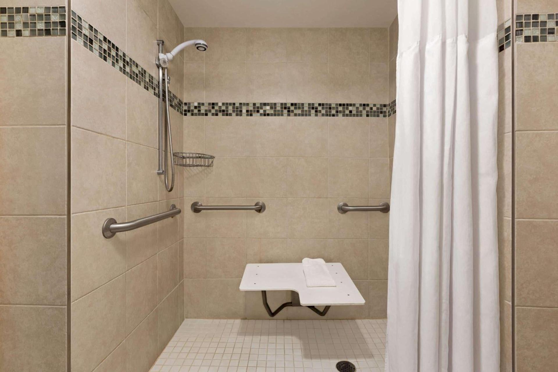Ramada by Wyndham Suites Orlando Airport- Free Airport Shuttle photo 30