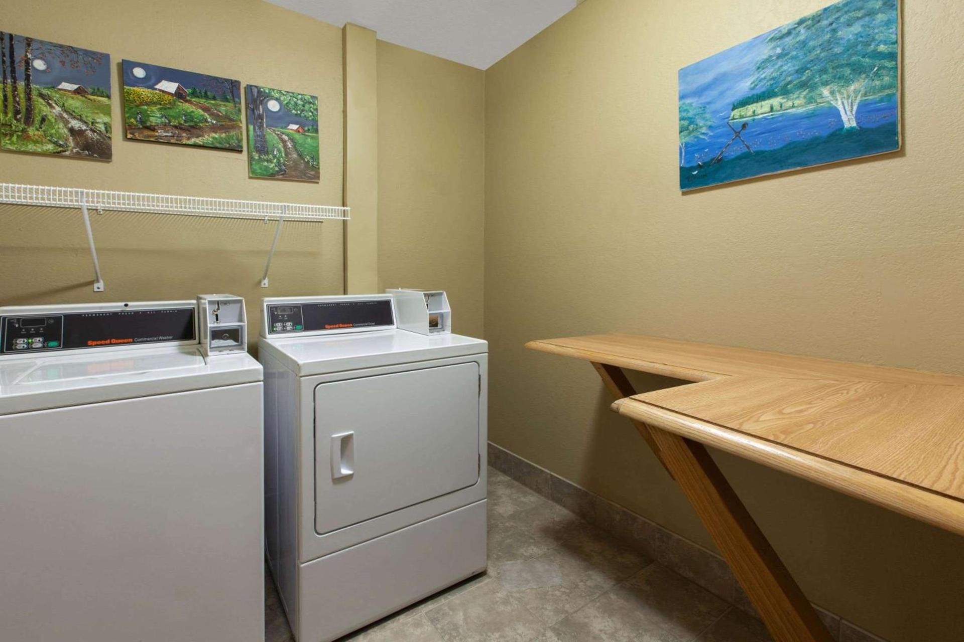Quality Inn Petoskey photo 13
