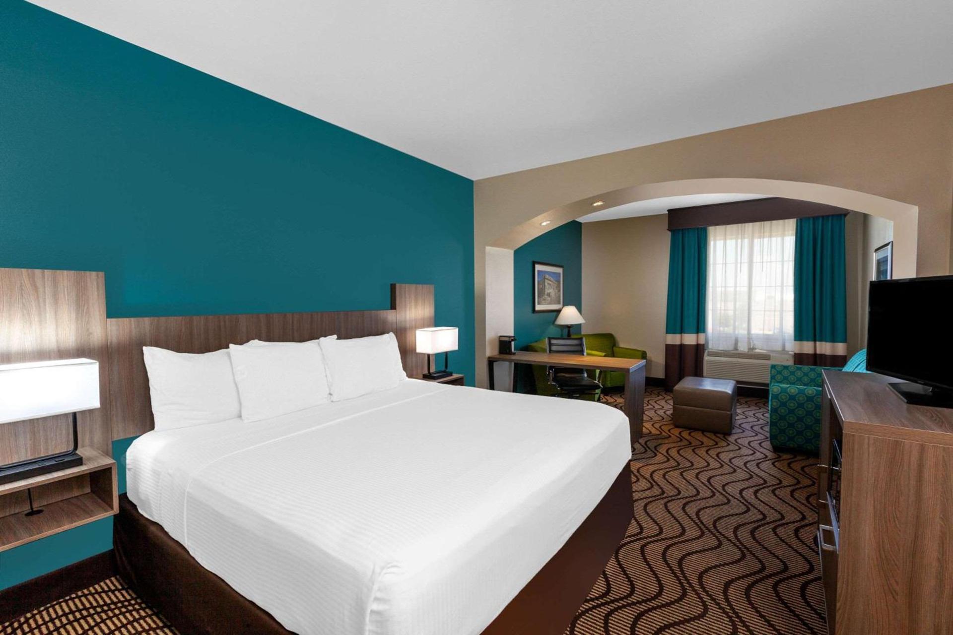 La Quinta by Wyndham Midland North photo 9