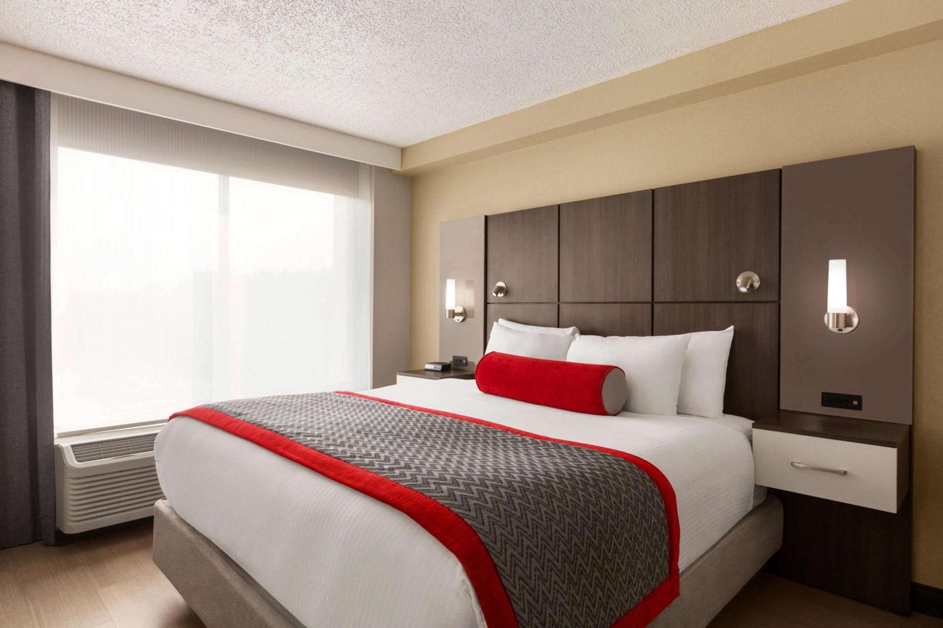 Ramada by Wyndham Suites Orlando Airport- Free Airport Shuttle photo 26