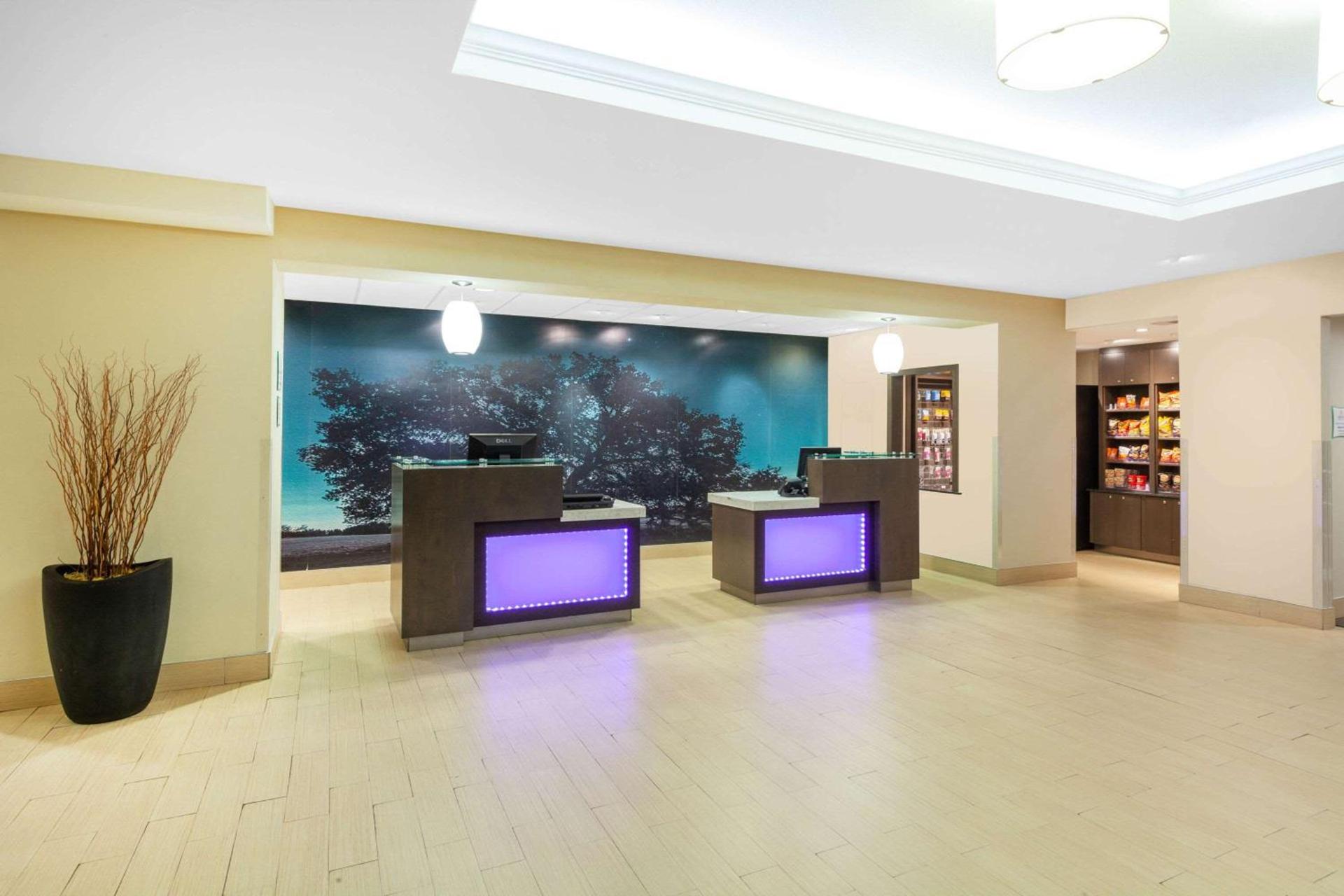 La Quinta by Wyndham Midland North photo 2