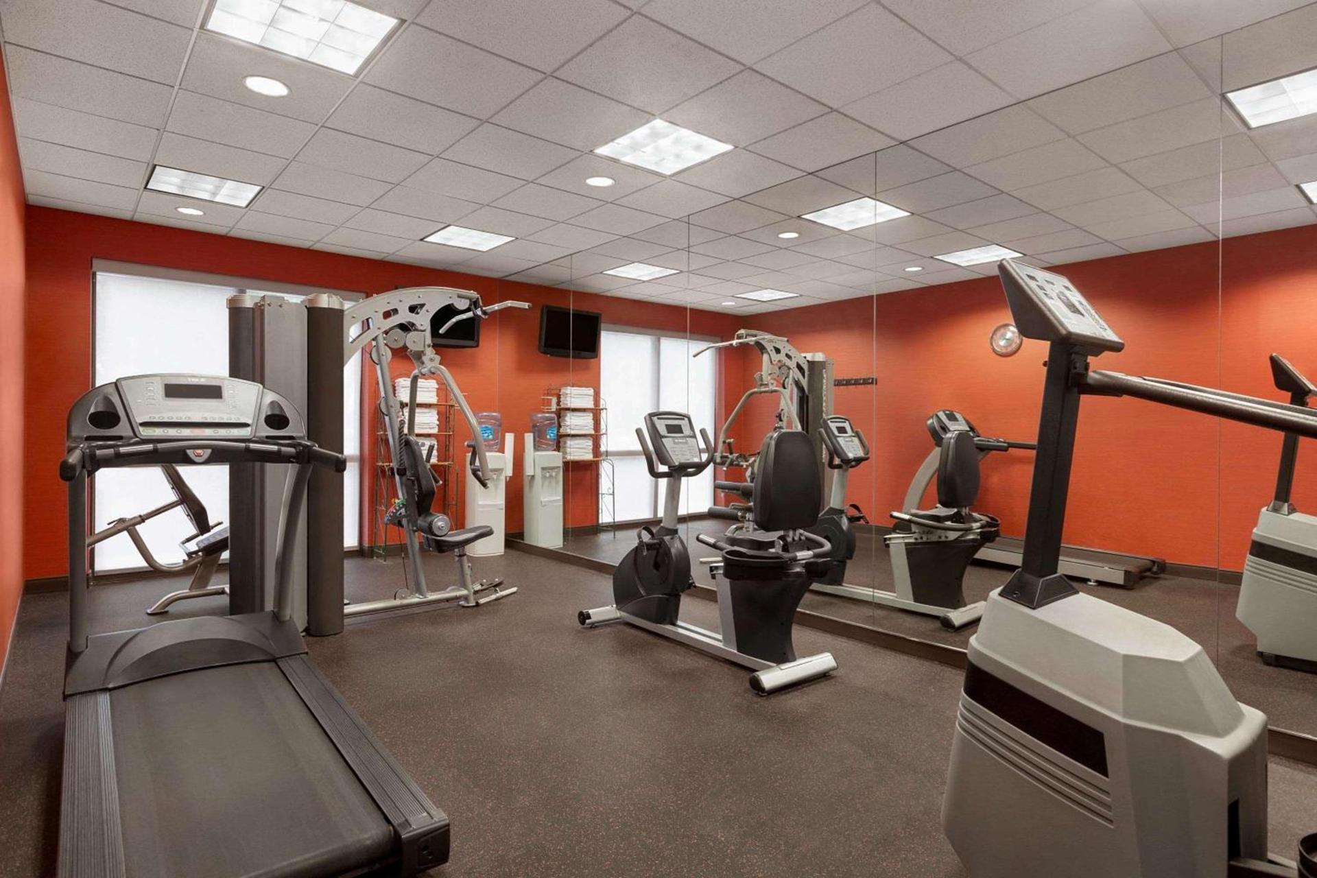 Ramada by Wyndham Suites Orlando Airport- Free Airport Shuttle photo 32