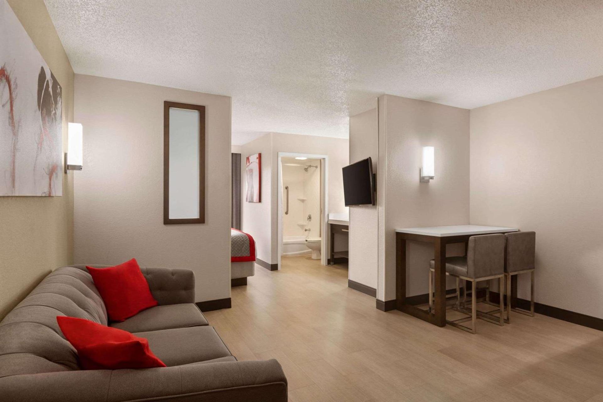 Ramada by Wyndham Suites Orlando Airport- Free Airport Shuttle photo 20