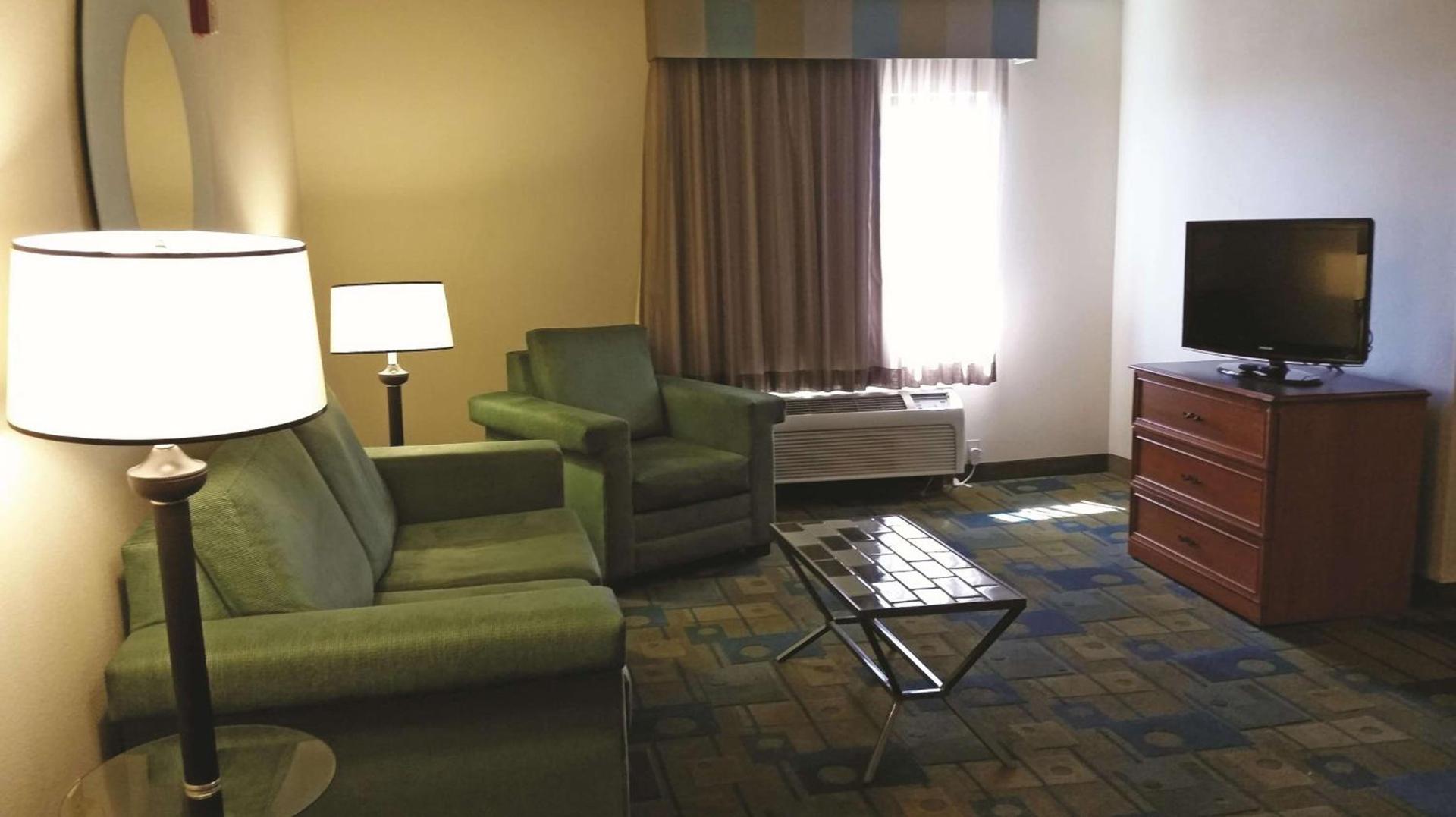 La Quinta Inn by Wyndham Albuquerque Airport photo 27
